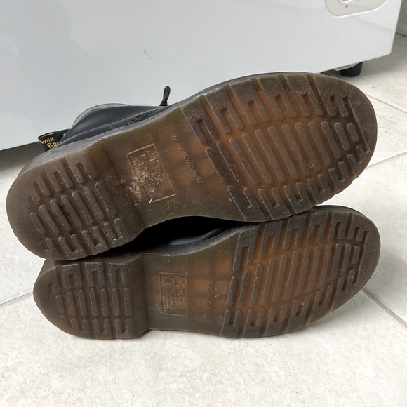 DR MARTENS - Picture 3 of 3